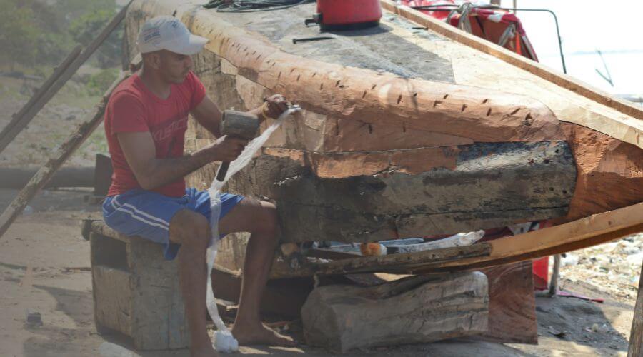 Why choose water damage restoration service for basement flood restoration services in Warren